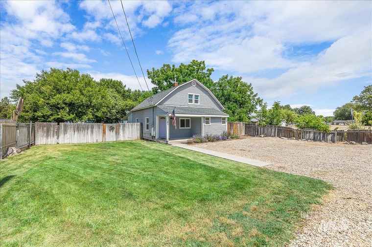 Photo of 723 4th Ave N Nampa, ID 83687-3003