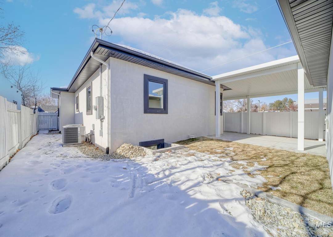 290 Lincoln St, Twin Falls, ID 83301