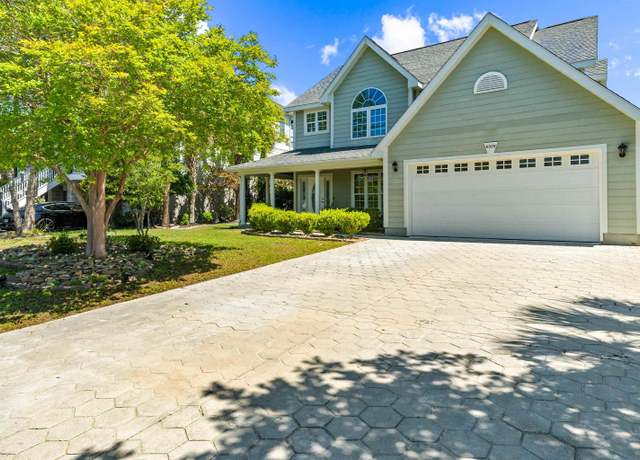 Property at 4025 Captiva Row, Myrtle Beach, SC 29579, 4 beds, 2.5 baths