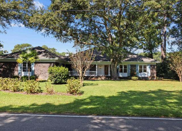 Property at 1562 Hawthorn Dr, Pawleys Island, SC 29585, 3 beds, 2.5 baths