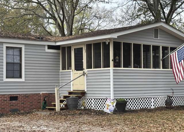 Property at 2511 Ye Olde Kings Hwy, North Myrtle Beach, SC 29582, 3 beds, 2 baths