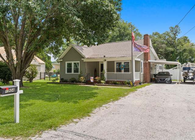 Property at 1904 Fulmer St, Conway, SC 29526, 3 beds, 2 baths