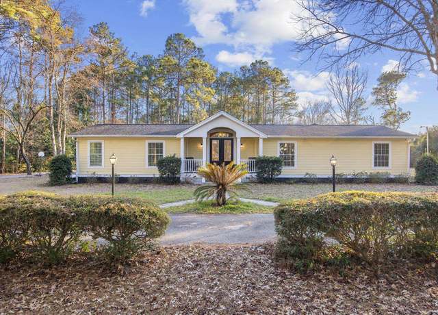 Property at 5825 Peachtree Rd, Myrtle Beach, SC 29588, 5 beds, 4.5 baths