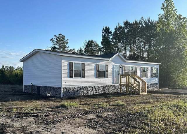 Property at 3685 Nichols Hwy, Aynor, SC 29511, 3 beds, 2 baths
