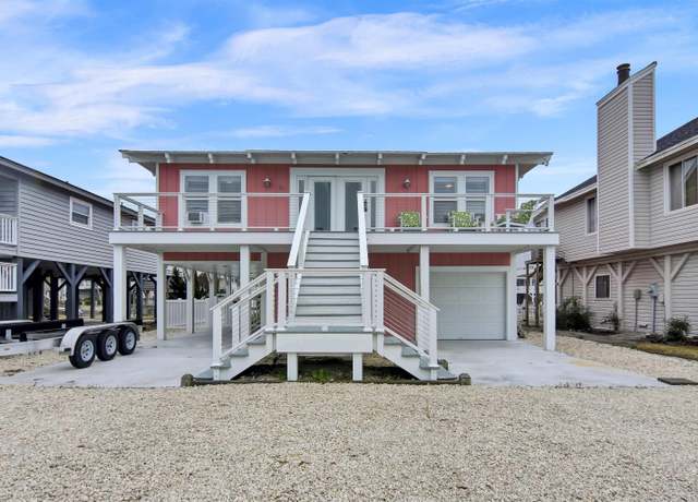 Property at 25 Newport St, Ocean Isle Beach, NC 28469, 4 beds, 2 baths