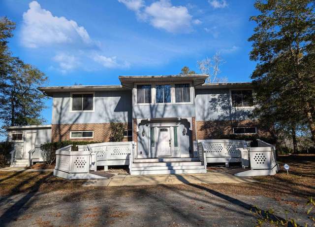 Property at 462 Mohican Dr, Georgetown, SC 29440, 6 beds, 3 baths