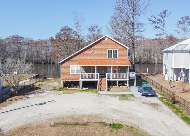 Property at 5865 Creekside Dr, Myrtle Beach, SC 29588, 5 beds, 4.5 baths