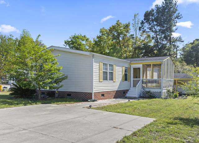 Property at 726 Oliver Dr, Murrells Inlet, SC 29576, 3 beds, 2 baths