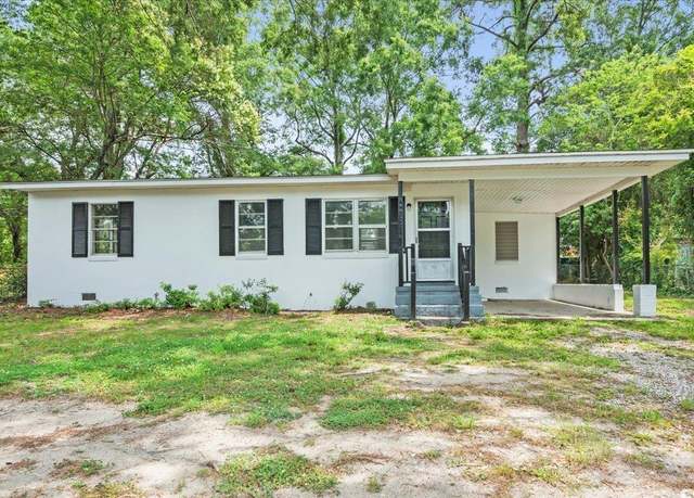 Property at 512 W Baptist St, Marion, SC 29571, 4 beds, 1.5 baths