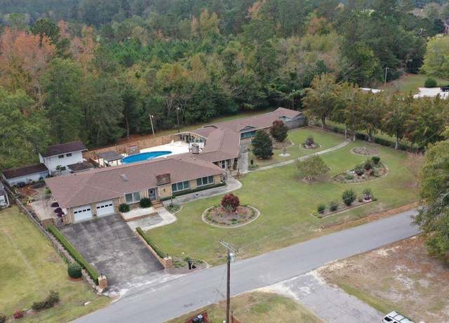 Property at 607 Sarazen Cir, Lake City, SC 29560, 4 beds, 4 baths