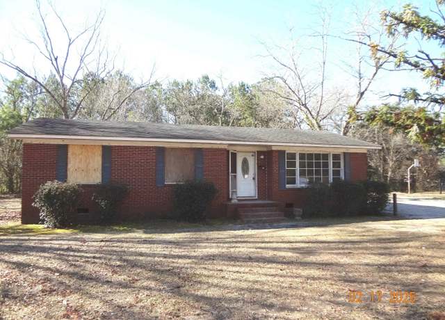 Property at 12 E Sassafras St, Andrews, SC 29510, 3 beds, 1 bath