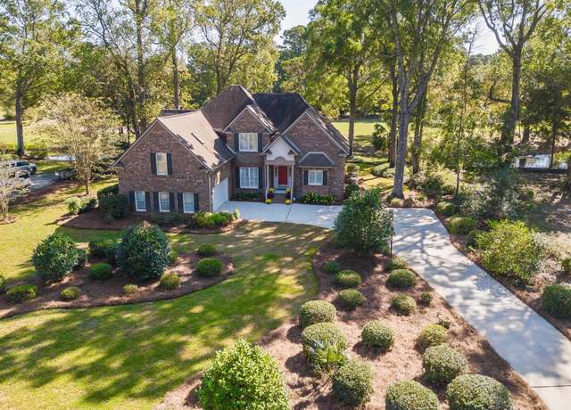 Property at 1495 Hawthorn Dr, Pawleys Island, SC 29585, 4 beds, 3.5 baths