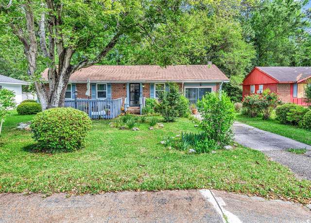 Property at 1104 Ragin St, Myrtle Beach, SC 29577, 3 beds, 1.5 baths