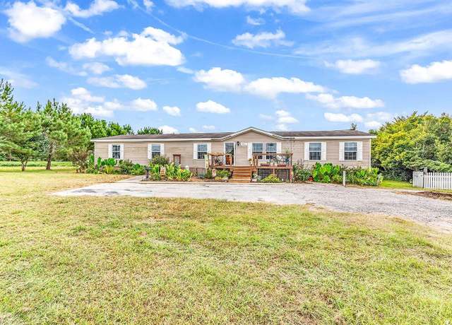 Property at 883 Fowler Rd, Conway, SC 29526, 5 beds, 2 baths
