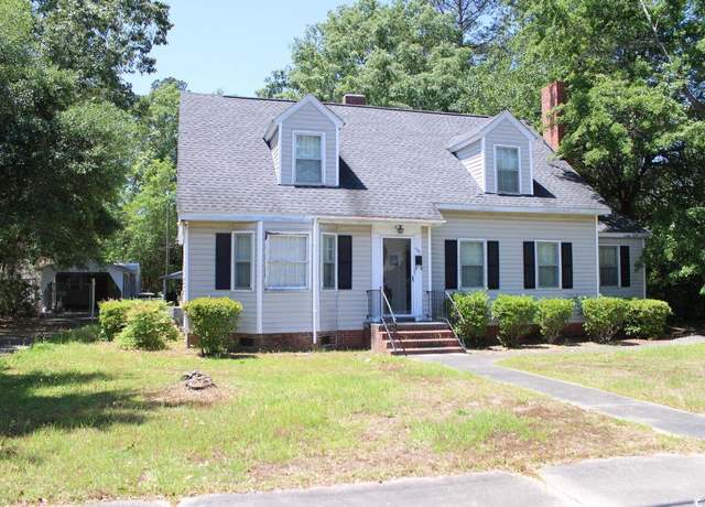 Property at 419 N Jackson St, Kingstree, SC 29556, 5 beds, 2 baths
