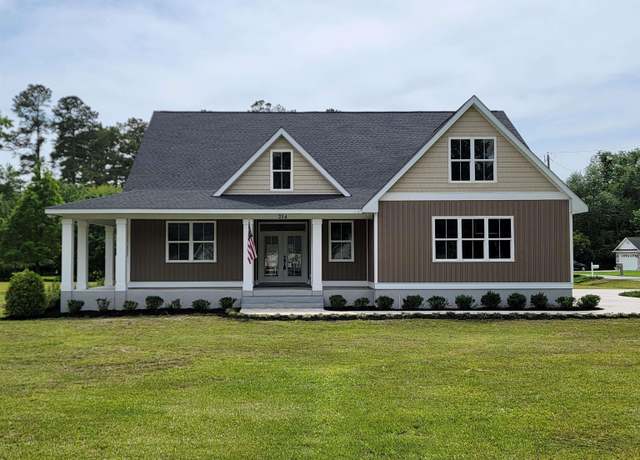 Property at 214 Carolina Dr, Loris, SC 29569, 3 beds, 2.5 baths