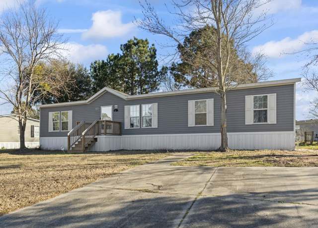 Property at 386 Persimmon Ln, Myrtle Beach, SC 29579, 4 beds, 2 baths