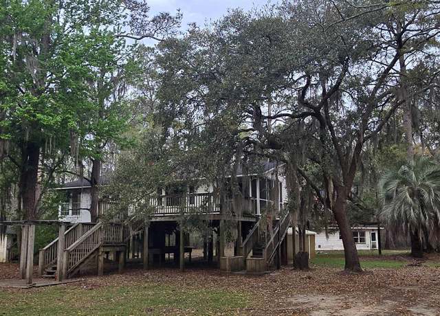 Property at 1030 Waccamaw Lake Dr, Conway, SC 29526, 3 beds, 1 bath