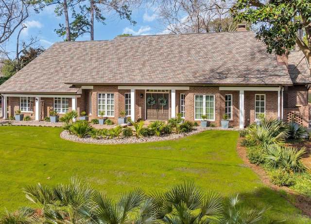 Property at 1616 Hawthorn Dr, Pawleys Island, SC 29585, 4 beds, 3.5 baths