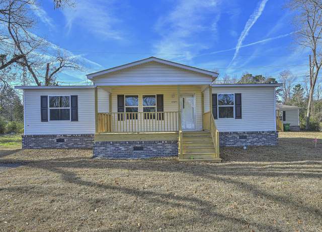 Property at 2707B Prince St, Georgetown, SC 29440, 3 beds, 2 baths