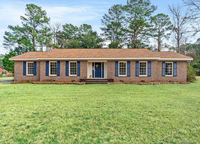 Property at 83 Pond St, Georgetown, SC 29440, 4 beds, 2 baths