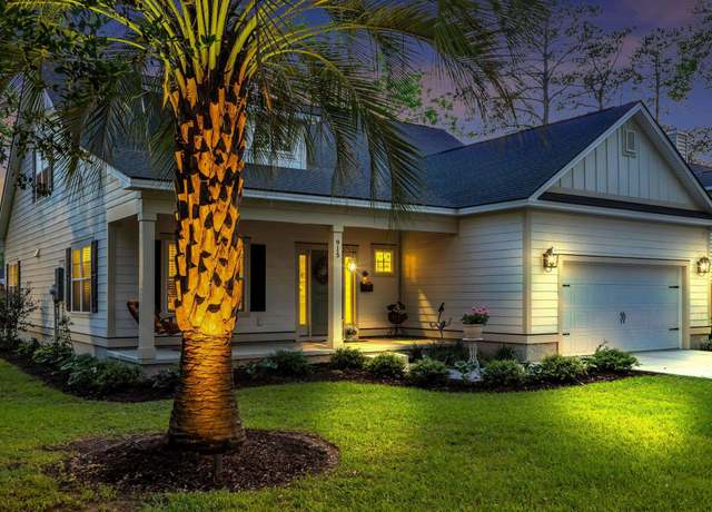 Property at 915 Palmetto St, Georgetown, SC 29440, 3 beds, 2.5 baths