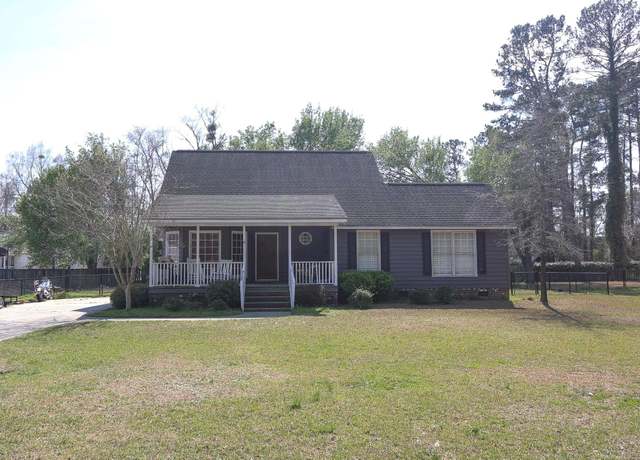 Property at 613 Country Club Dr, Conway, SC 29526, 3 beds, 2.5 baths