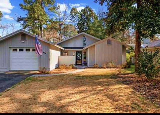 Property at 954 Oakwood Ln, Myrtle Beach, SC 29572, 2 beds, 2 baths