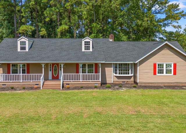 Property at 4935 Meadow St, Loris, SC 29569, 3 beds, 2 baths