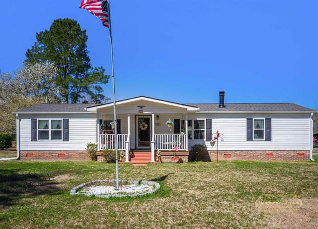 Property at 793 Apple Valley Rd, Loris, SC 29569, 3 beds, 2 baths