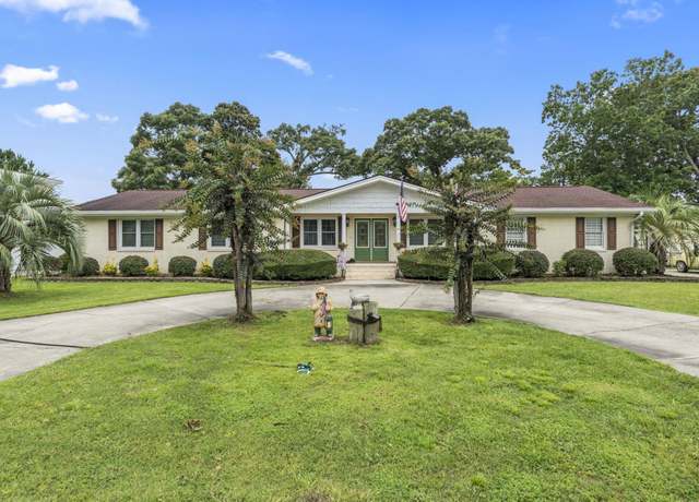 Property at 1513 Magnolia Dr, North Myrtle Beach, SC 29582, 3 beds, 2 baths