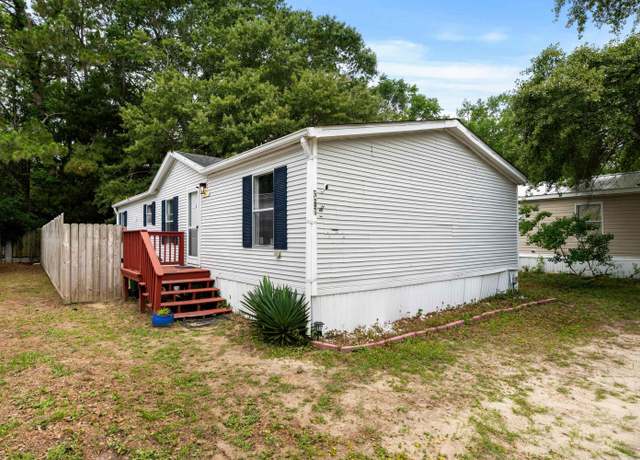 Property at 561 Surfwind Dr W, Murrells Inlet, SC 29576, 3 beds, 2 baths