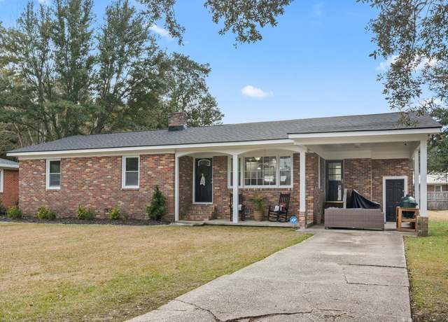Property at 1673 Middleton St, Georgetown, SC 29440, 3 beds, 1.5 baths
