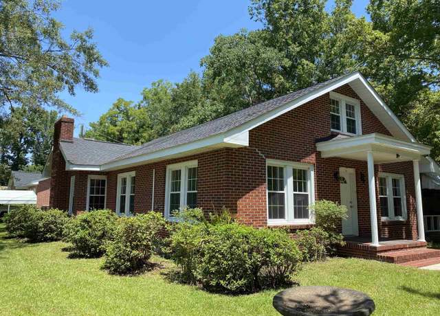 Property at 808 11th Ave, Conway, SC 29526, 3 beds, 1.5 baths