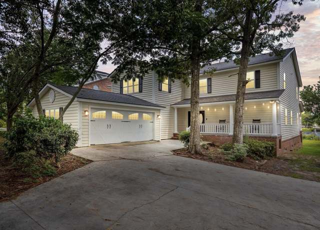 Property at 272 Park St, Little River, SC 29566, 7 beds, 4.5 baths