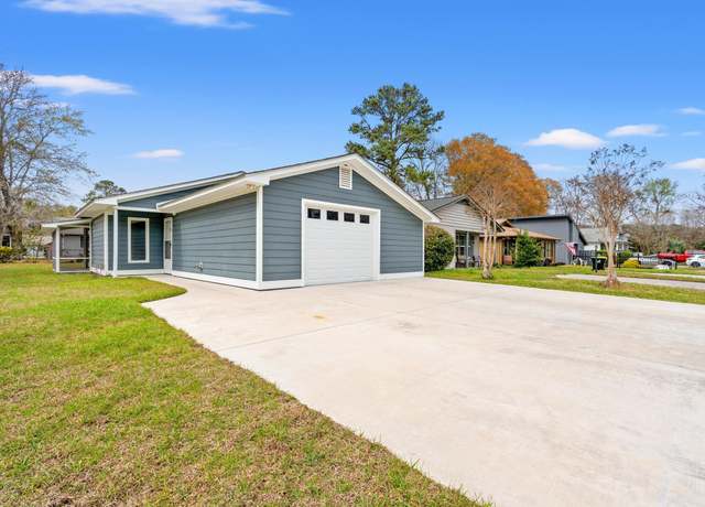 Property at 207 Fox Ln, Murrells Inlet, SC 29576, 2 beds, 2 baths