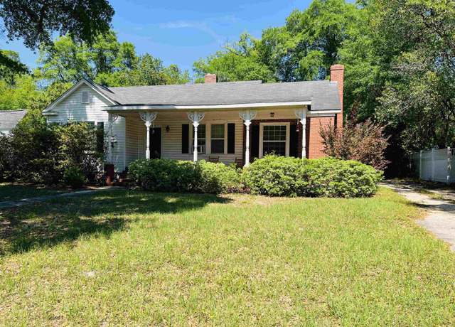 Property at 117 Cooper St, Kingstree, SC 29556, 3 beds, 1.5 baths