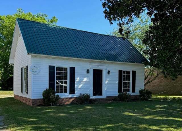 Property at 207 E Bobby Gerald Pkwy, Marion, SC 29571