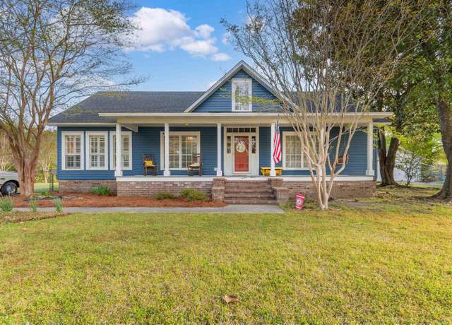 Property at 605 Lipscomb Ave, Marion, SC 29571, 3 beds, 2 baths