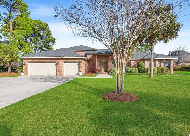 Property at 8223 Forest Lake Dr, Conway, SC 29526, 5 beds, 4.5 baths