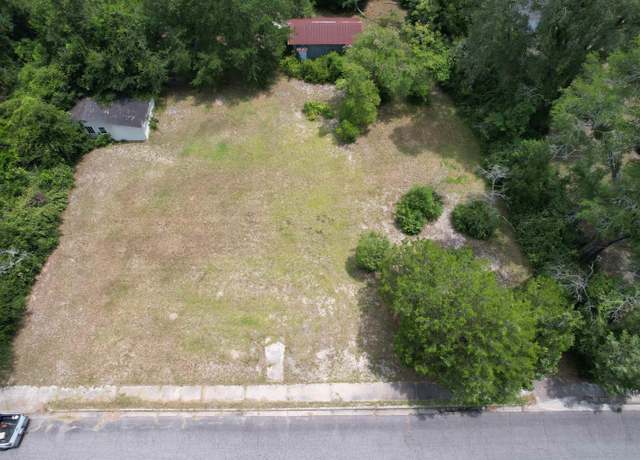 Property at 608 Second Ave, Kingstree, SC 29556