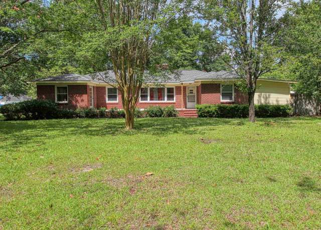 Property at 1301 Church St, Conway, SC 29526, 3 beds, 1.5 baths