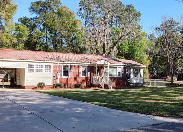 Property at 26 Gladding St, Georgetown, SC 29440, 3 beds, 2 baths