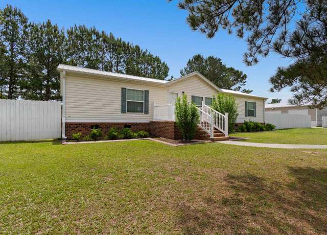 Property at 3808 Mayfield Dr, Conway, SC 29526, 3 beds, 2 baths