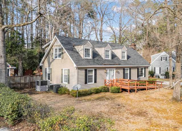 Property at 208 High St, Whiteville, NC 28472, 4 beds, 3 baths
