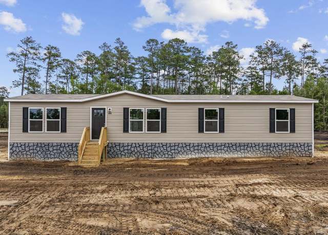 Property at 1300 Rabbit Ln, Conway, SC 29526, 4 beds, 2 baths