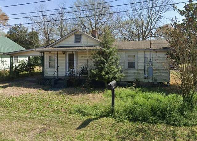 Property at 605 Canal St, Georgetown, SC 29440, 3 beds, 1 bath