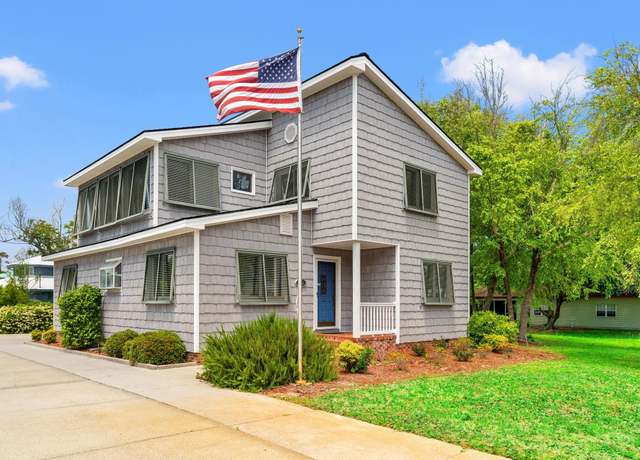 Property at 1314 Holly Dr, North Myrtle Beach, SC 29582, 4 beds, 3 baths
