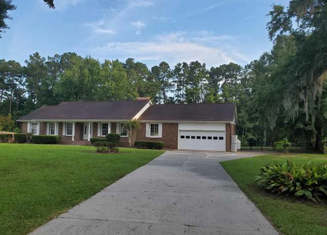 Property at 5864 Crestwood Dr, Myrtle Beach, SC 29578, 3 beds, 2 baths