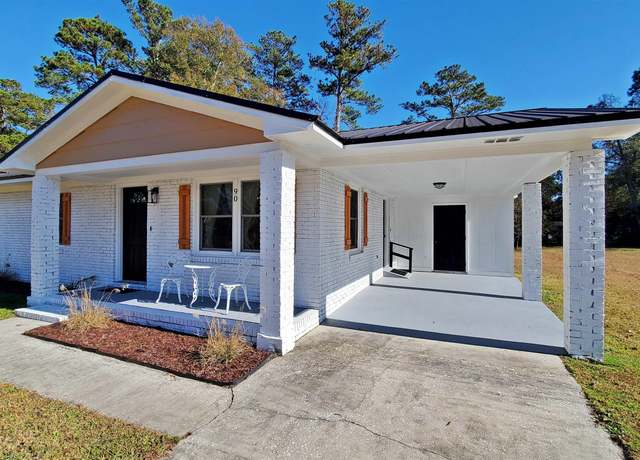 Property at 90 Wateree Trl, Georgetown, SC 29440, 3 beds, 1 bath